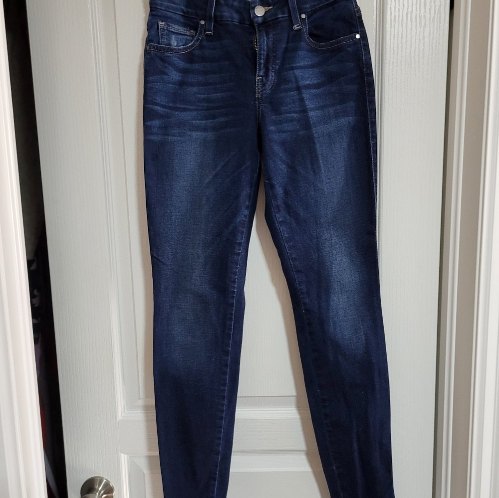 Guess Jeans - Picture 2 of 6